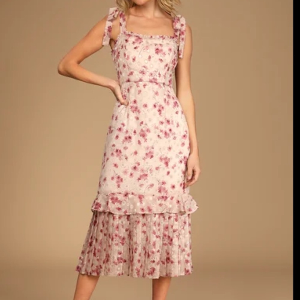 Lulu’s: Taupe Floral Print Tiered Midi Dress, Small
